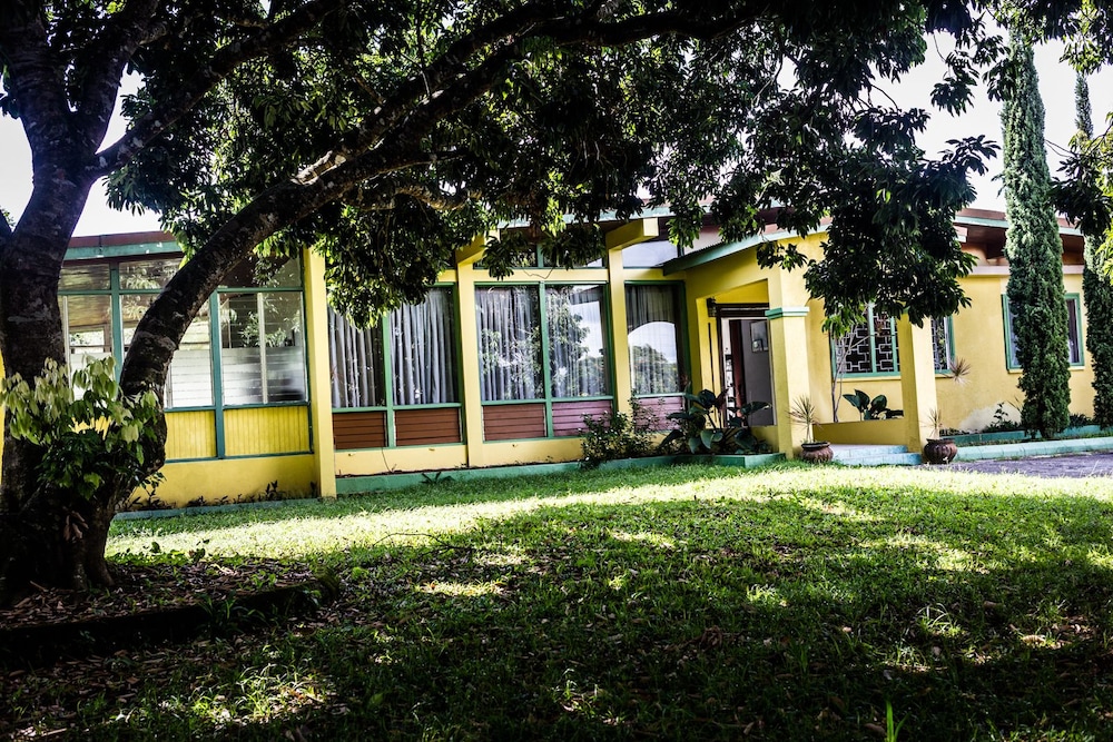 Book Country Home Villa In Mandeville Hotels Country Home Villa Mandeville