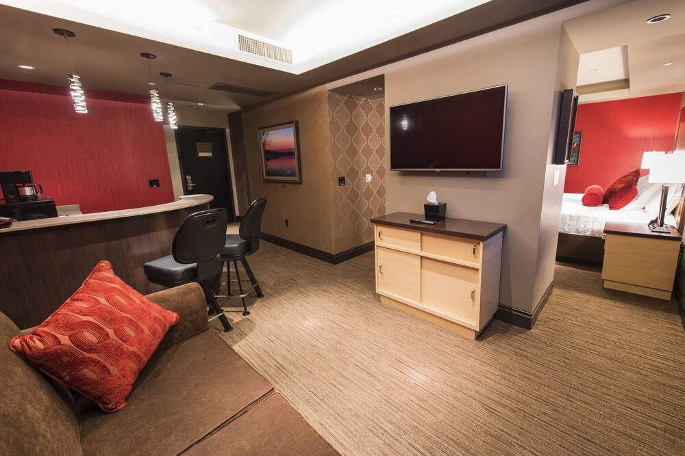 Book Cherokee Hotel Roland In Hotels Cherokee Hotel Roland Executive Suite Multiple Beds Living Area