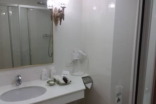 Book Ariston Hotel In Bangkok Hotels Com Book Ariston Hotel In Bangkok Hotels Com