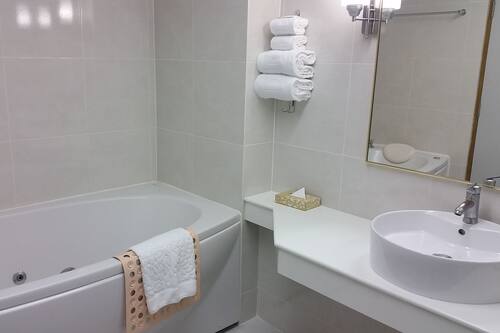 Book Ariston Hotel In Bangkok Hotels Com Book Ariston Hotel In Bangkok Hotels Com