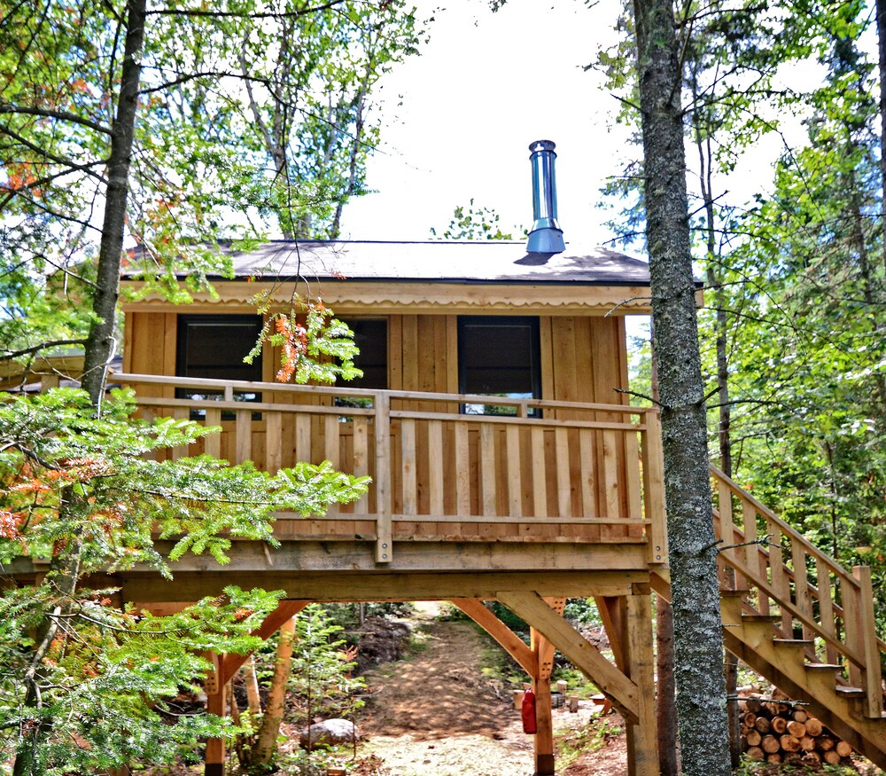 Book Les Refuges Perchés Mont-Tremblant in Saint-Faustin-Lac-Carre Book Les Refuges Perchés Mont-Tremblant in Saint-Faustin-Lac-Carre