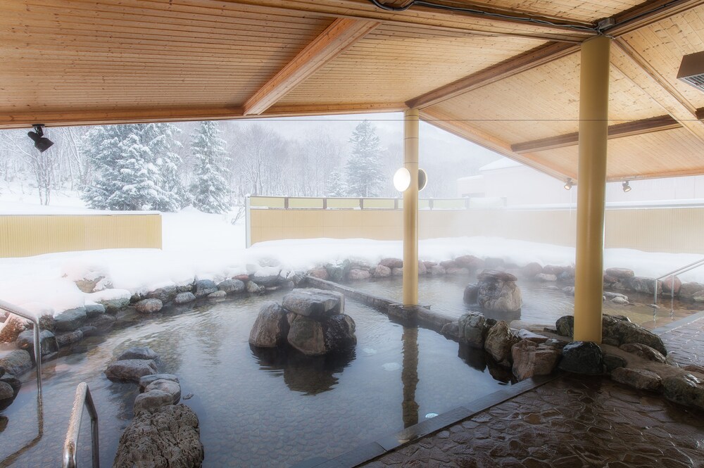 シェラトン北海道キロロリゾート 赤井川のスキー装着のままアクセスできる便利なホテル 宿泊予約はホテルズドットコム