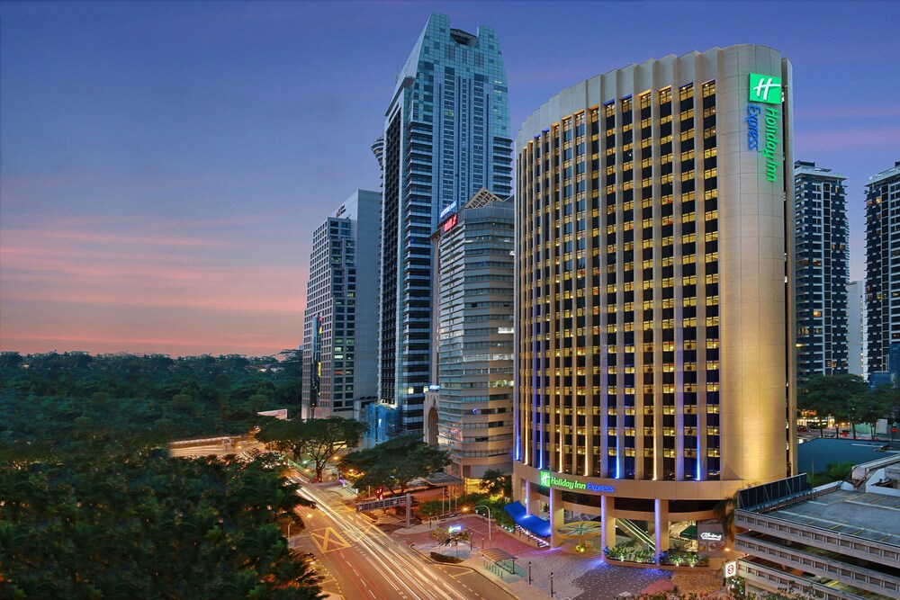 Book Holiday Inn Express Kuala Lumpur City Centre An Ihg Hotel In Kuala Lumpur Hotels Com
