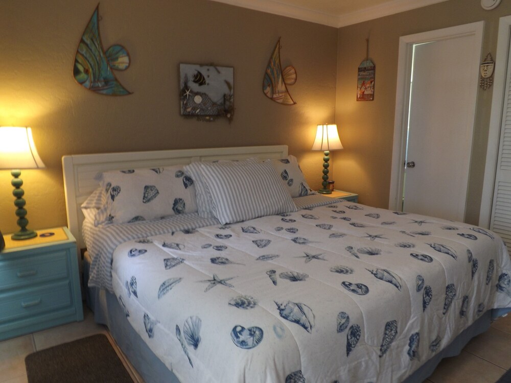 Book Sun Life Beach Hotel In Englewood Hotels Sun Life Beach Hotel Englewood
