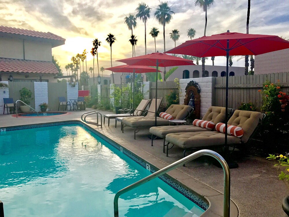 Book The Village Palm Desert In Hotels The Village Palm Desert