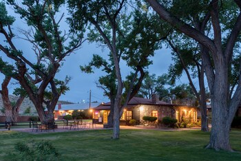 Hotels In Chinle From 99 Night