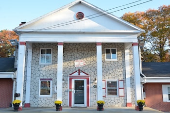 Top 10 Hotels In Medway Machusetts