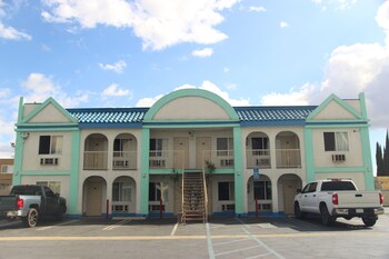 Hotels In Sylmar From 74 Night