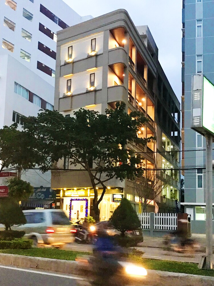 다낭 콴 콴 호텔 (Quan Quan Hotel) 이용 후기 다낭에 있는 콴 콴 호텔 (Quan Quan Hotel)