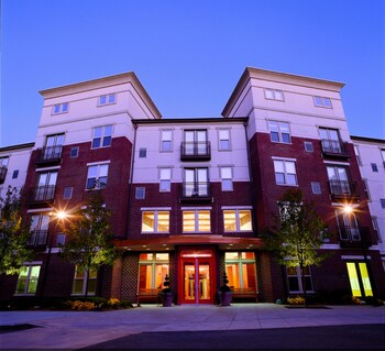 15 Closest Hotels To Twin River In Lincoln