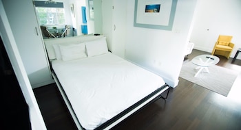 Picture of Lincoln Road Suites by YouRent Vacations in Miami Beach