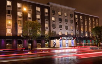 15 Closest Hotels To Mccormick Place In Chicago