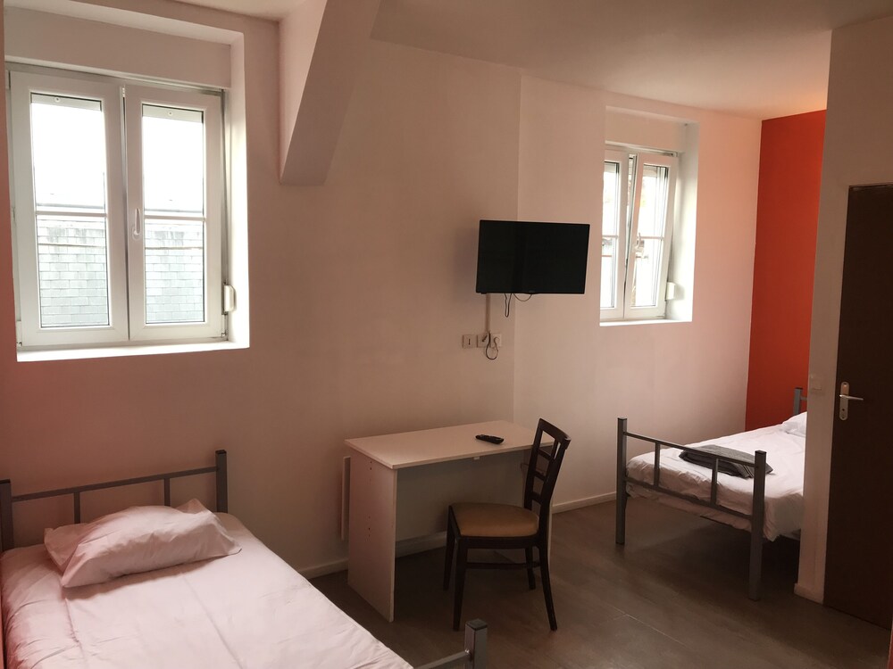 Hotel Le Casino - Saint Quentin Gare, Saint-Quentin: Info, Photos ...