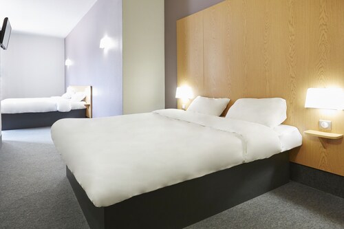 15 Closest Hotels To Wasquehal Hotel De Ville Station In Wasquehal Hotels Com