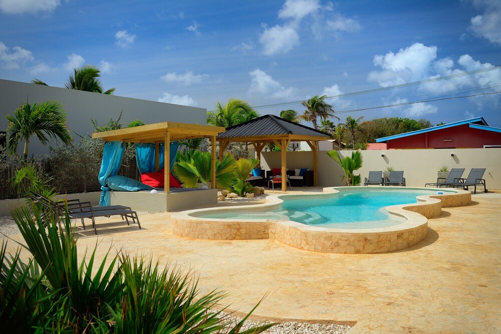 All Seasons Apartments Kralendijk Bonaire Sint Eustatius And Saba Kralendijk Hotel Discounts Hotels Com
