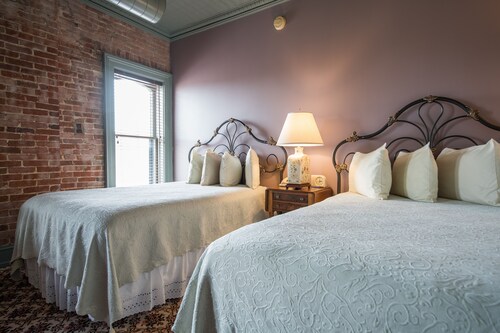 15 Closest Hotels To Uni-dome In Cedar Falls Hotelscom