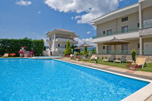 Book Alexander Inn In Volvi Hotels Com Book Alexander Inn In Volvi Hotels Com