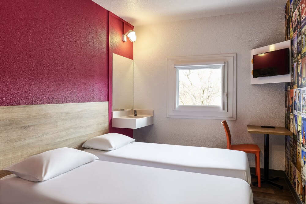 Hotelf1 Paris Saint Ouen Flea Market Hotel In Saint Ouen Hotels Com