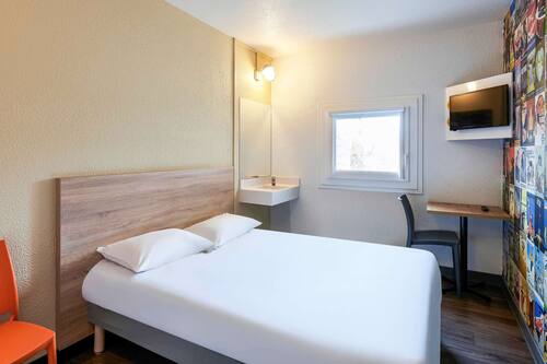 Book Hotelf1 Paris Porte De Montreuil In Bagnolet Hotels Com