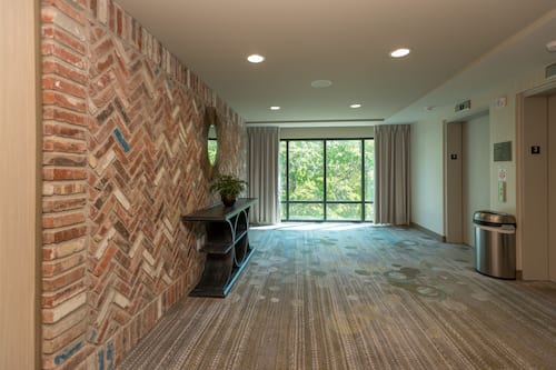 Book Hilton Garden Inn Mobile Downtown In Hotels Com Book Hilton Garden Inn Mobile Downtown, American Flooring Mobile Alabama