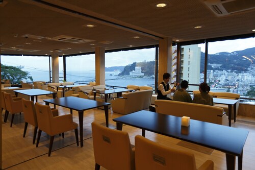 熱海 のプール付きホテルの宿泊予約 最安値検索 格安予約 多数の宿泊施設のキャンセル無料 ホテルズドットコム