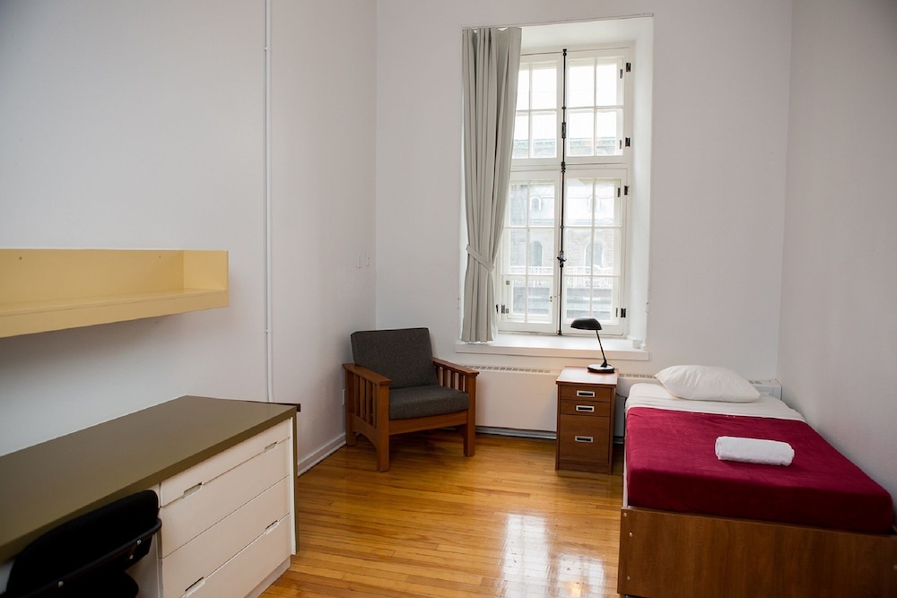 Residence Grey Nuns by Concordia University (Montreal, Quebec