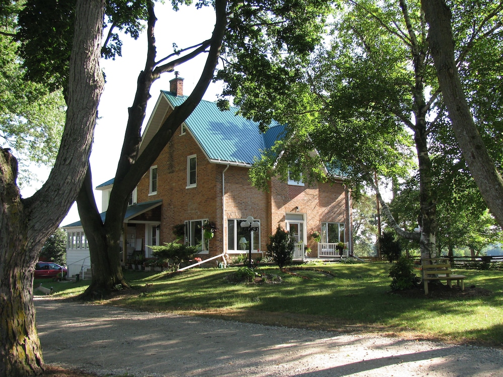 Book Pleasure Valley Bed And Breakfast In Walkerton Hotels Pleasure Valley Bed And Breakfast Walkerton