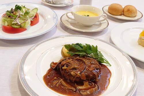 旧軽井沢ホテル 東雲 軽井沢 の宿泊予約 ホテルズドットコム 旧軽井沢ホテル 東雲 軽井沢 の宿泊予約 ホテルズドットコム