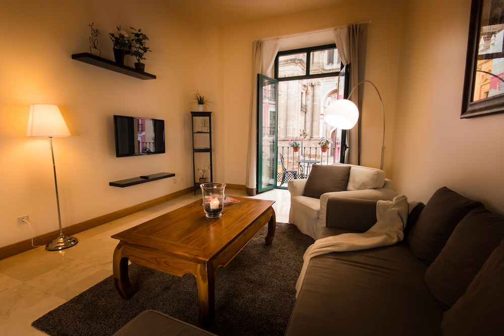 Book Holidays2malaga Cathedral Apartments In Malaga Hotels Com