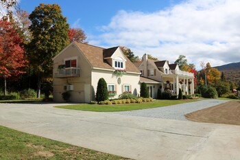 15 Closest Hotels To Santa S Village In Jefferson
