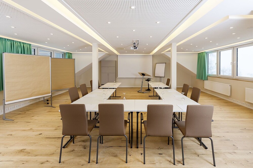 Hotel zum Taufstein in Kalbach - Hotels.com Hotel zum Taufstein in Kalbach - Hotels.com