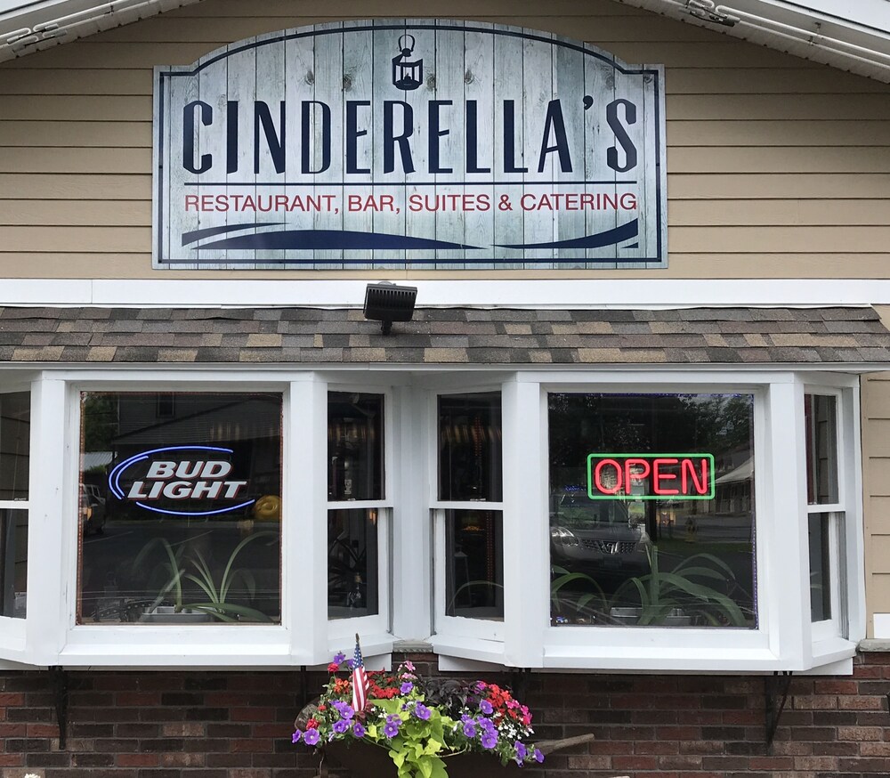 Book Cinderella S Suites In Sylvan Beach Hotels