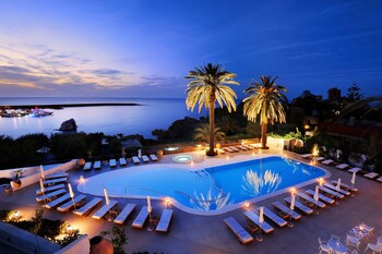 Hotel A Cefalù Sul Mare Alberghi Sulla Spiaggia Hotelscom