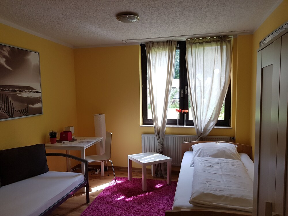 Nauwieser Apartments Saarbruecken Germany Saarbruecken Hotel Discounts Hotels Com