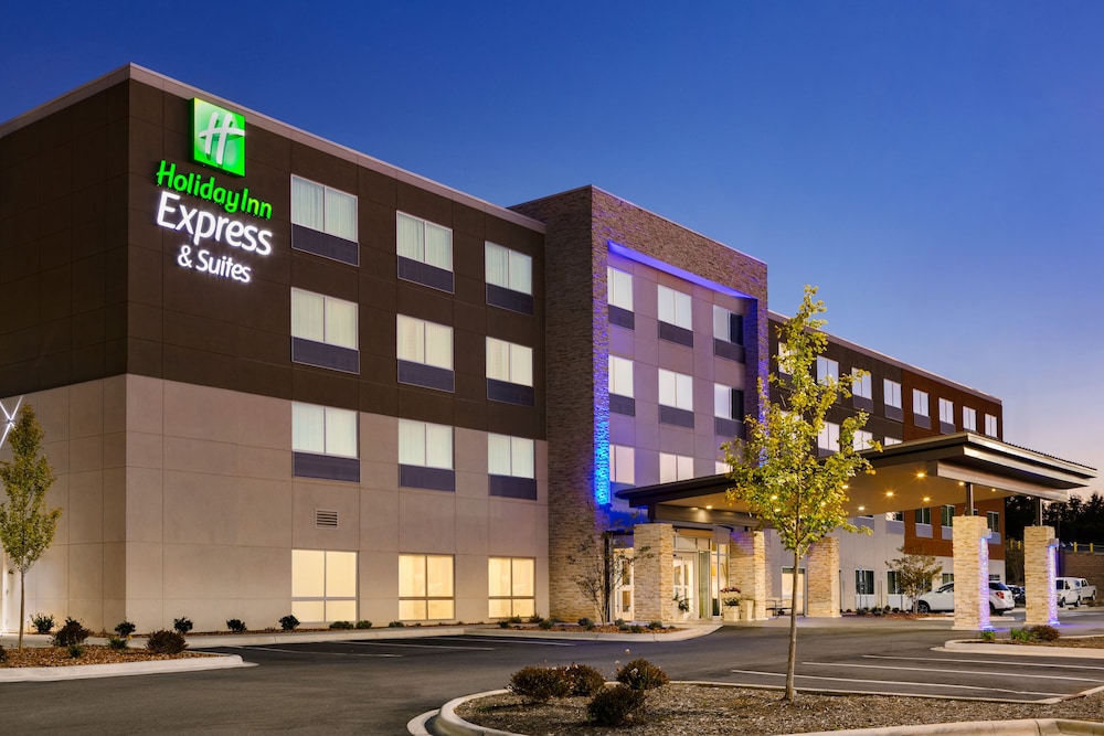 Book Holiday Inn Express Suites Salisbury In Hotels Holiday Inn Express Suites Salisbury