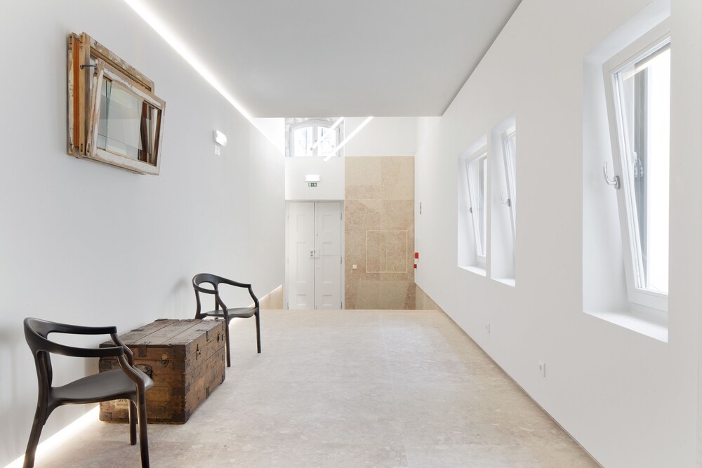 Book Ascensor Da Bica Lisbon Serviced Apartments In Ascensor Da Bica Lisbon Serviced Apartments Lobby