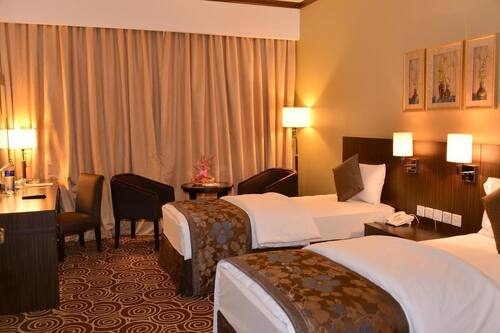 احجز فندق رش إن في دبي قارن أسعار الفنادق في دبي