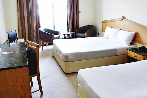 احجز فندق رش إن في دبي قارن أسعار