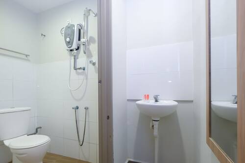 Oyo 89442 24 Seven Hotel Kuantan Updated Price Reviews Hd Photos Hotels Com