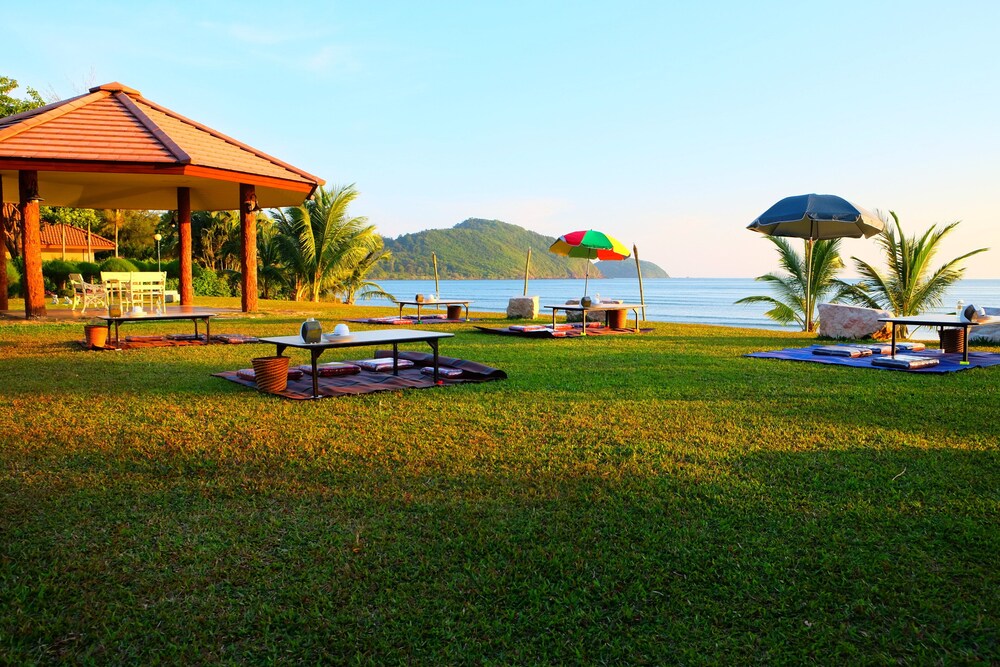 新旅行海滩度假村