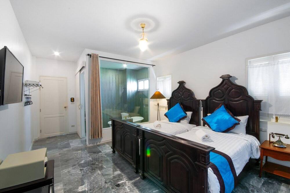 Dharasom Colonial House Bangkok Book At Hotels Com