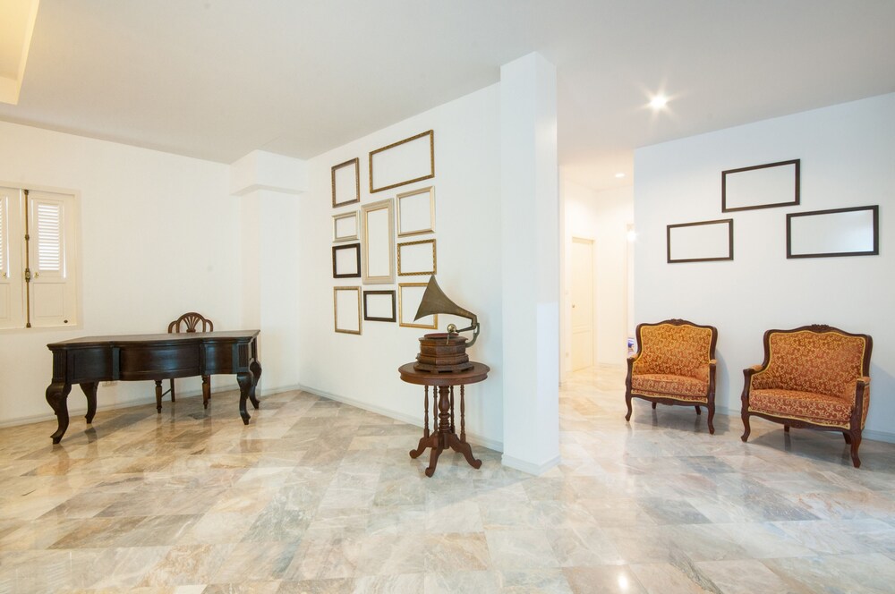 Dharasom Colonial House Bangkok Book At Hotels Com