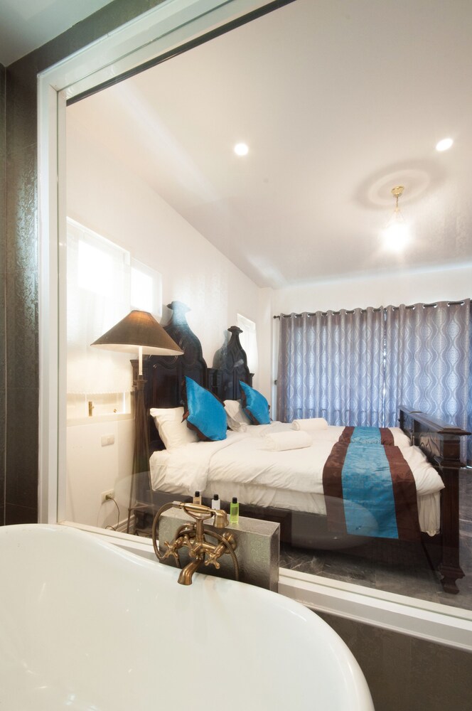 Book Dharasom Colonial House In Bangkok Hotels Com