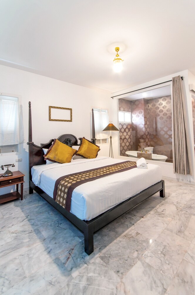 Dharasom Colonial House Bangkok Book At Hotels Com