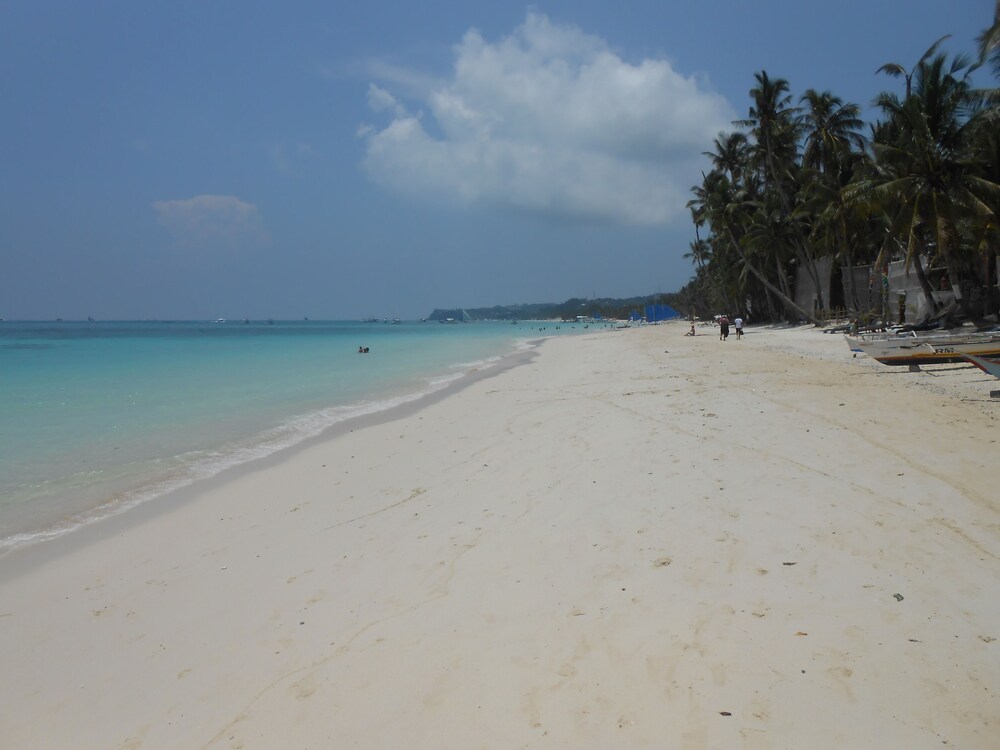 Anahaw Apartments Whitebeach In Boracay Island Book On Hotels Com