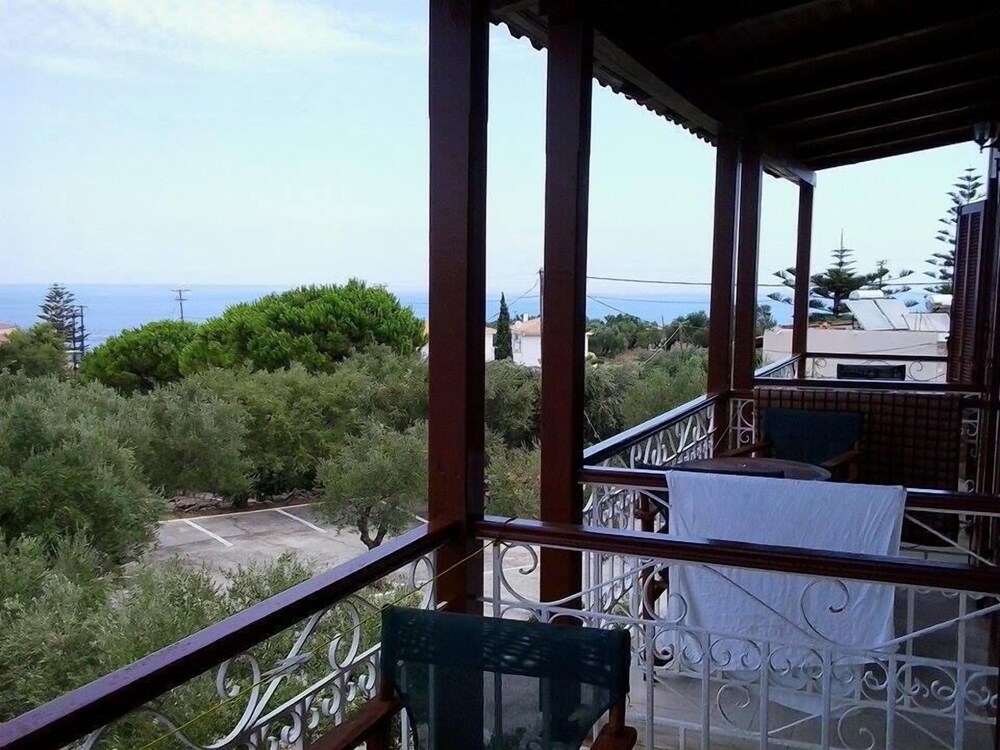 sofos apartments tsilivi