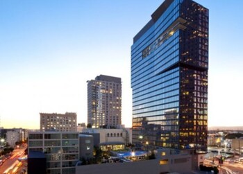 Top 10 Los Angeles Hotels Near Staples Center California