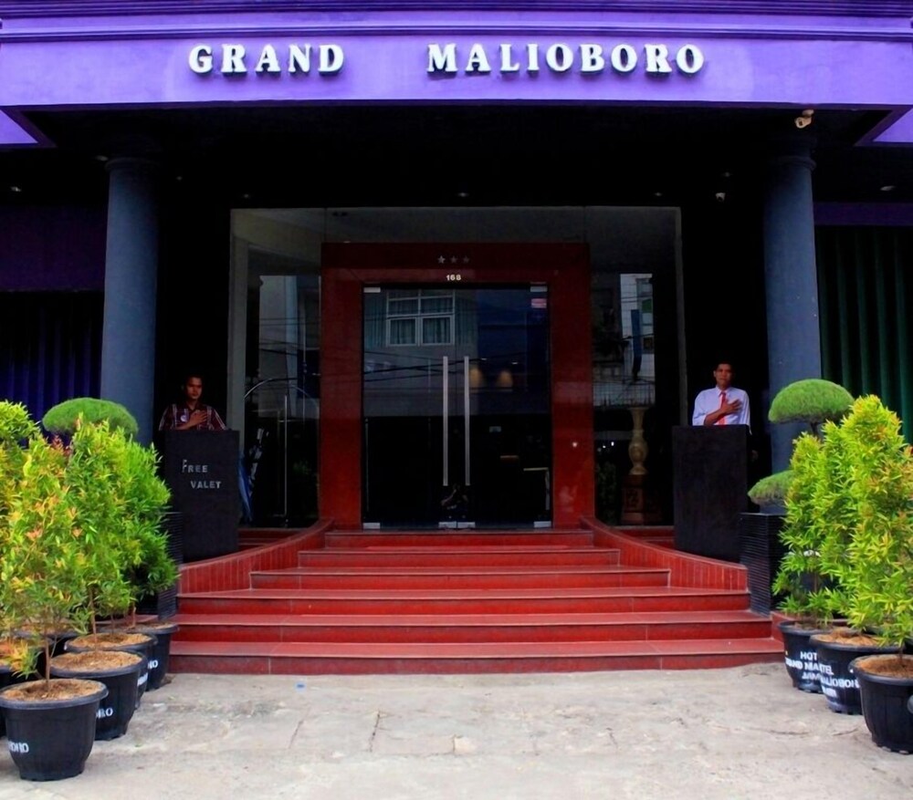 Grand Malioboro Hotel, Jambi: Info, Photos, Reviews  Book 