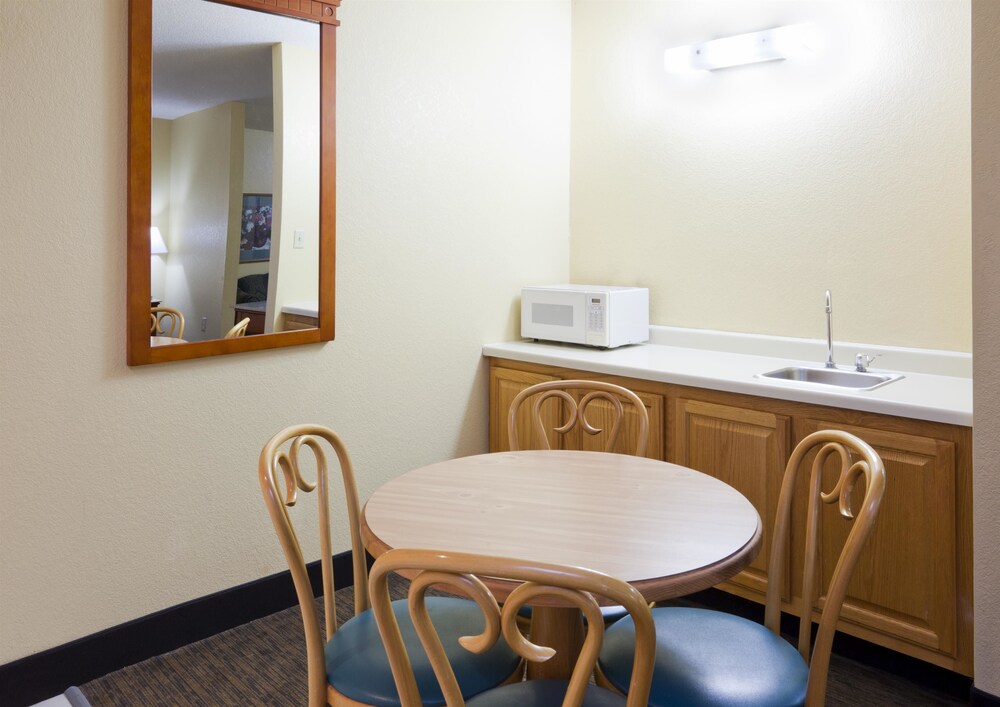 Book Grandstay Hotel And Suites In Waseca Hotels Com