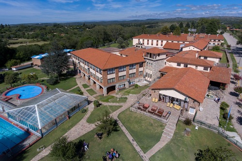 Book Hotel Luz Y Fuerza Villa Giardino In Villa Giardino Hotels Com